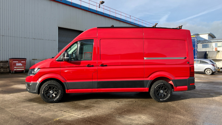 Volkswagen Crafter Cr35 Mwb Diesel 2.0 TDI 177PS Commerce Plus High Roof Van